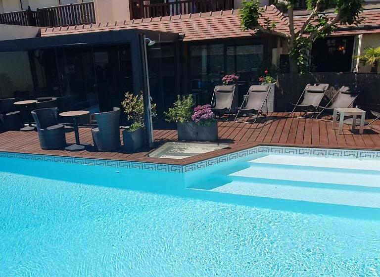 Отель Le Trophée By M Hôtel Spa