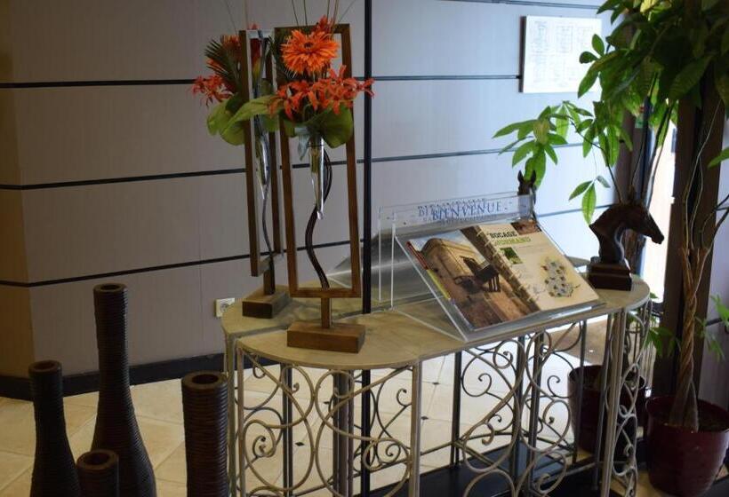 Отель Le Trophée By M Hôtel Spa