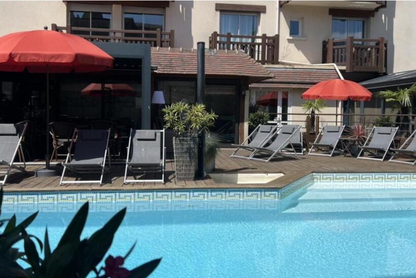 Отель Le Trophée By M Hôtel Spa