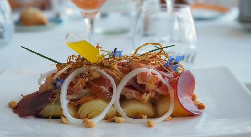 Отель Les Elmes   Hôtel, Spa & Plage Privée