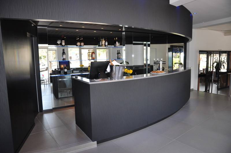 Отель Les Elmes Hôtel, Spa & Plage Privée