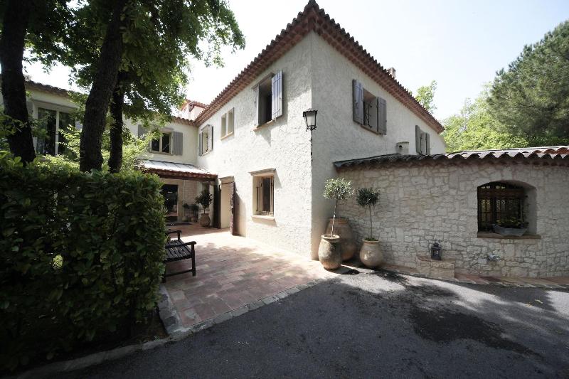 בית מלון כפרי Les Messugues