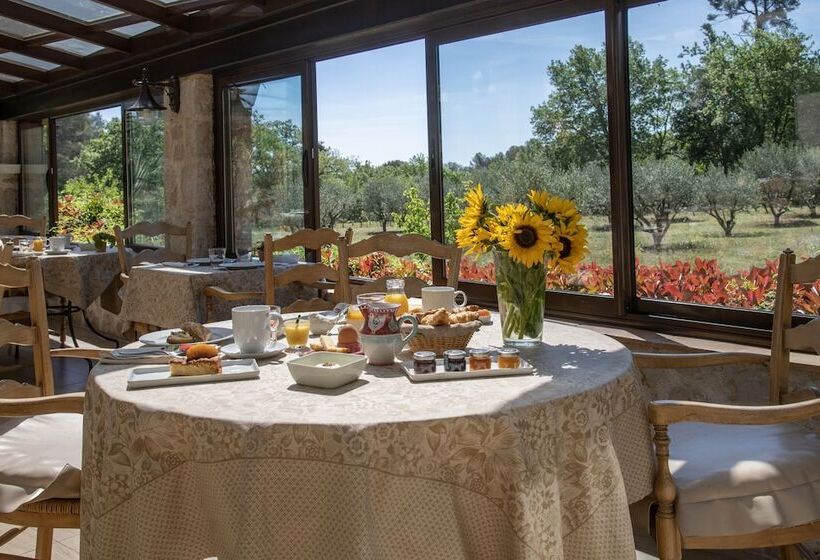 בית מלון כפרי Les Messugues