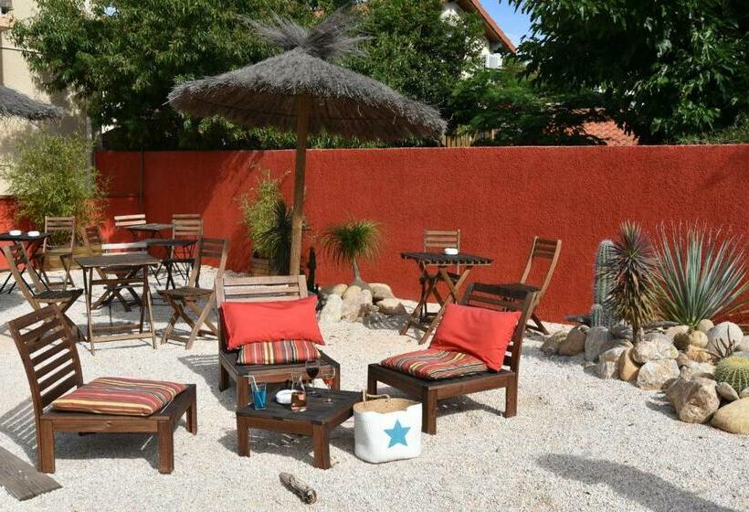 ホテル Hôtel Les Mimosas