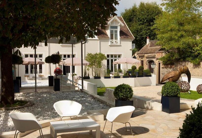 ホテル Les Pleiades Hôtel Spa Restaurant