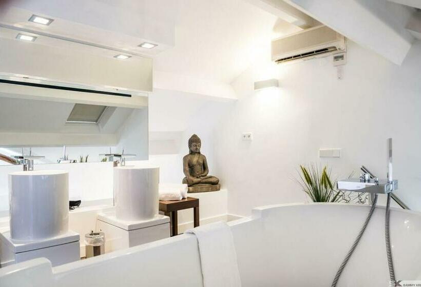 ホテル Les Pleiades Hôtel Spa Restaurant