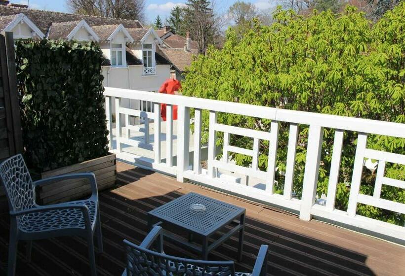 ホテル Les Pleiades Hôtel Spa Restaurant