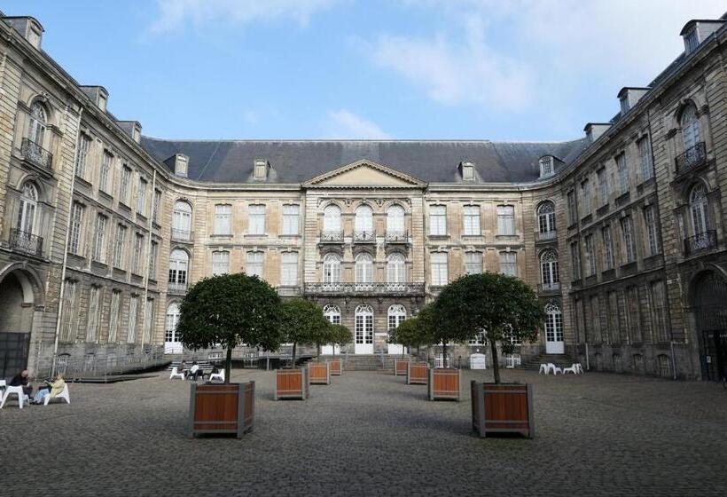 ホテル Les Trois Luppars