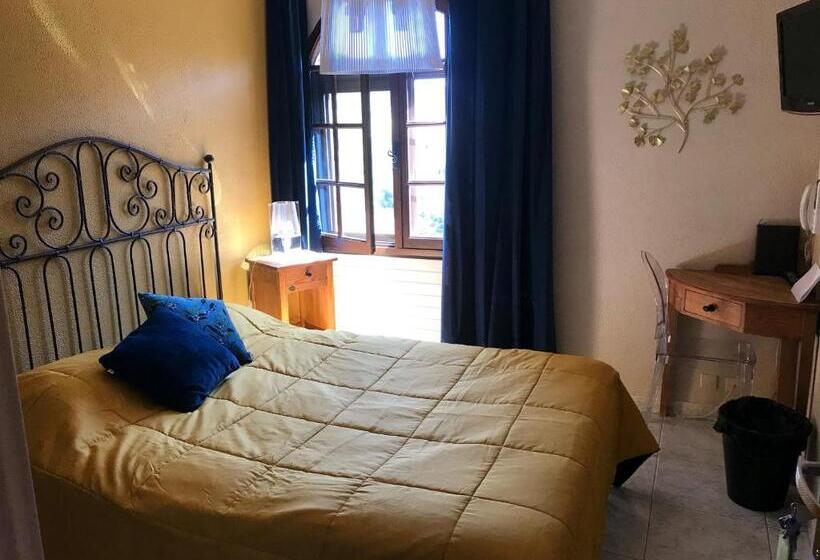 Отель Logis Hôtel Le Manoir & Lounge