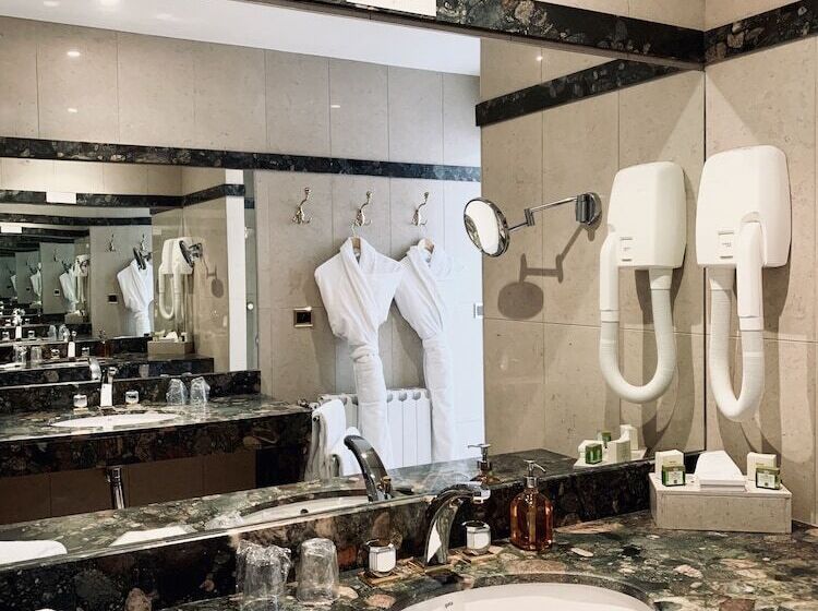 Отель Logis L Auberge