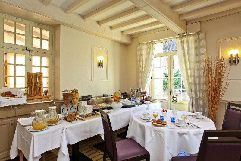 ホテル Logis Hôtel Restaurant La Vieille Auberge, Art And Gallery