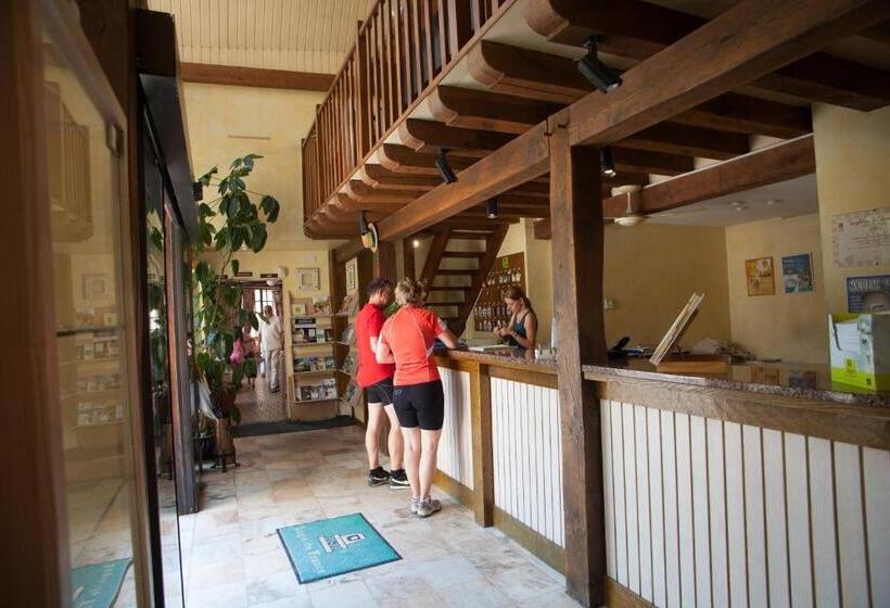 ホテル Logis Hôtel Restaurant La Vieille Auberge, Art And Gallery