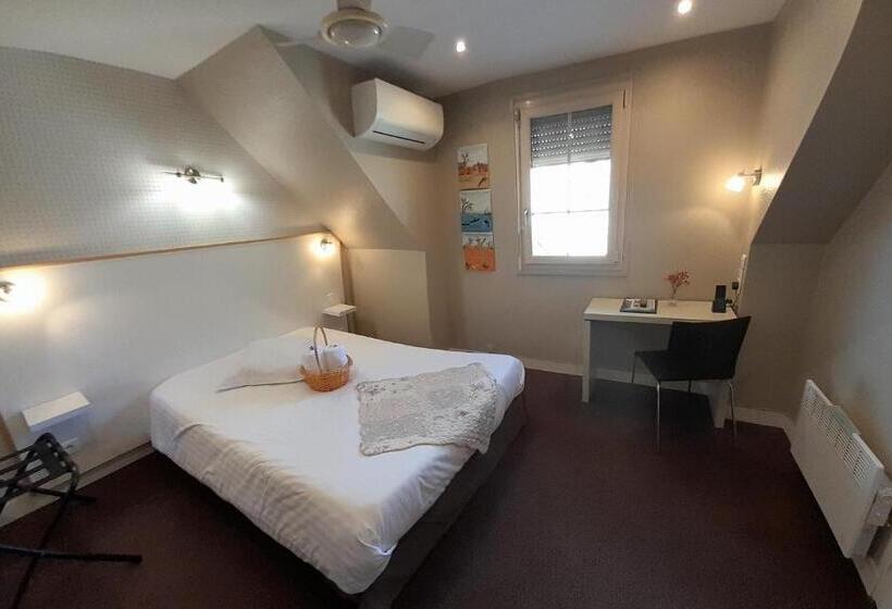 ホテル Logis Hôtel Restaurant La Vieille Auberge, Art And Gallery