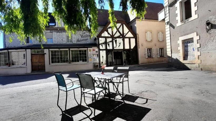 ホテル Logis Hôtel Restaurant La Vieille Auberge, Art And Gallery