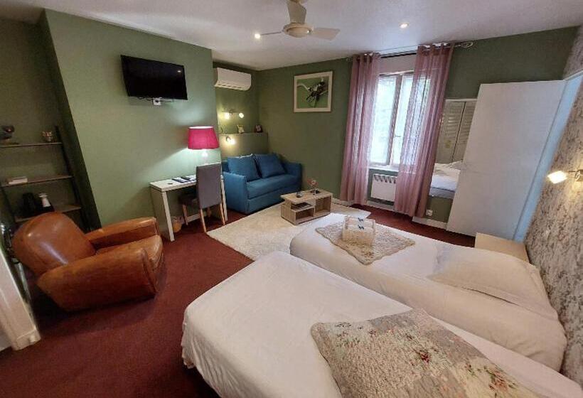 ホテル Logis Hôtel Restaurant La Vieille Auberge, Art And Gallery