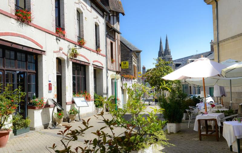 Отель Logis Hôtel Et Restaurant Du Dauphin