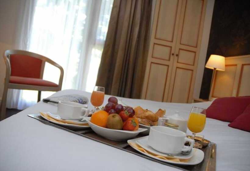 בית מלון כפרי Logis Le Relais Fleuri