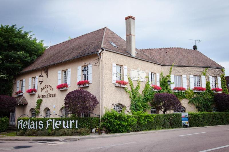 בית מלון כפרי Logis Le Relais Fleuri