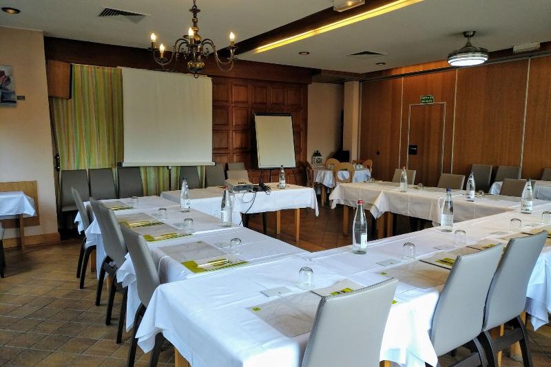 Отель Logis Hôtel Notre Dame Restaurant Ouvert Midi Et Soir Sauf Dimanche Soir