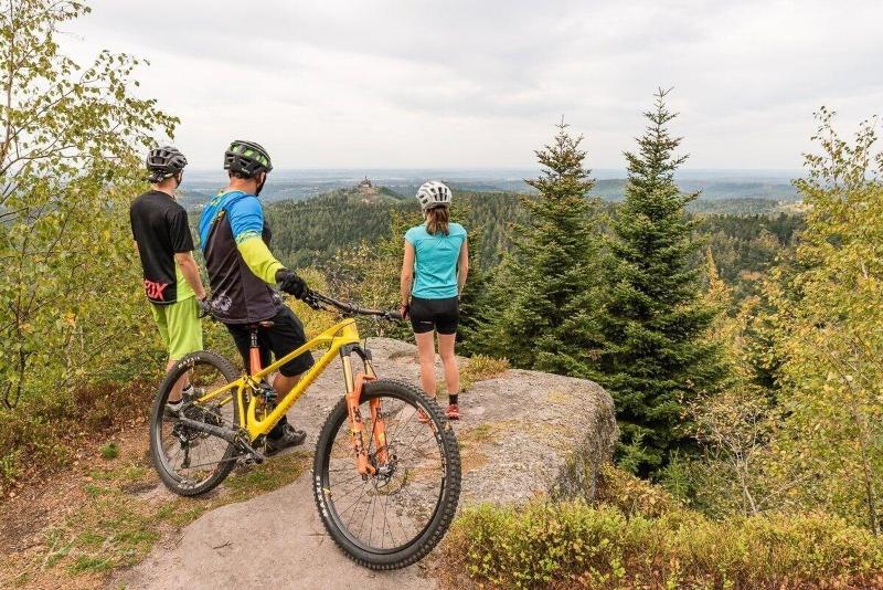 Отель Logis Hôtel Notre Dame Restaurant Ouvert Midi Et Soir Sauf Dimanche Soir