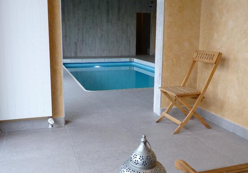 Отель Logis Hôtel Notre Dame Restaurant Ouvert Midi Et Soir Sauf Dimanche Soir