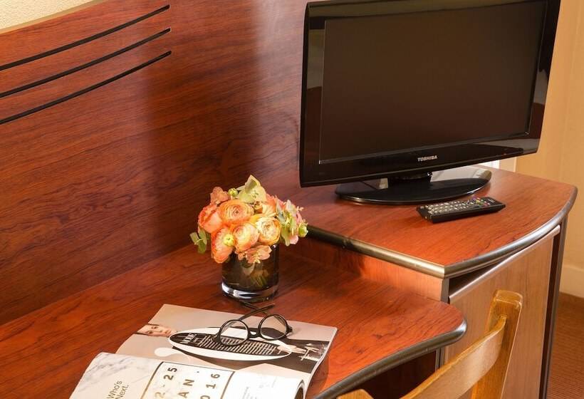 هتل Londres Saint Honore