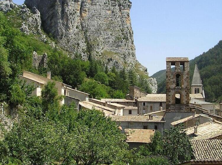 Отель Ma Petite Auberge