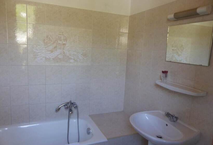 Отель Ma Petite Auberge