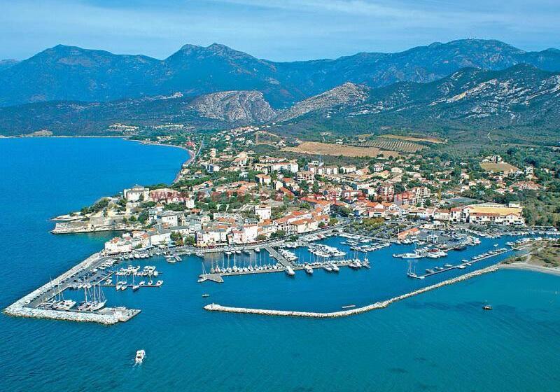 ホテル Madame Mere