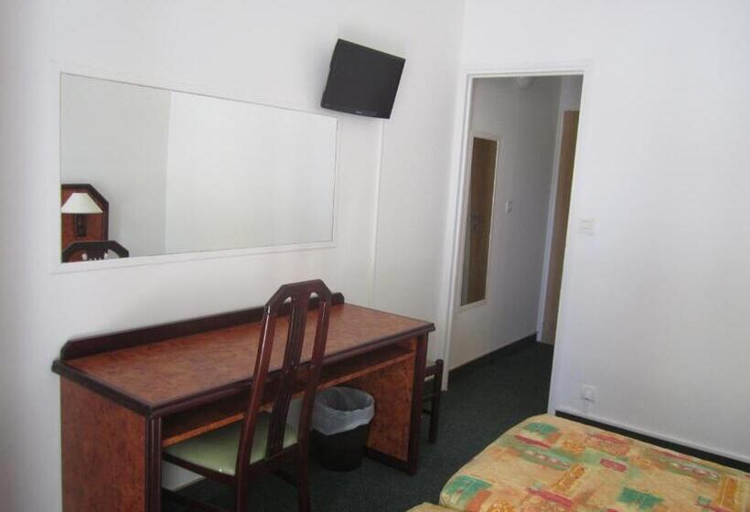 ホテル Madame Mere