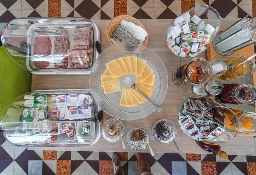 Logis Hotel Majestic Chatelaillon Plage   La Rochelle