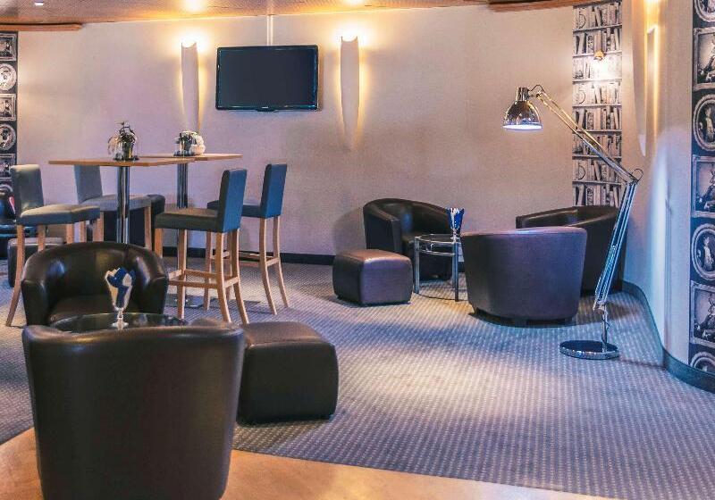 Отель Mercure Angers Centre De Congrès