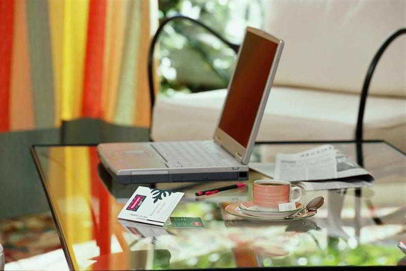 فندق Demeures De Campagne Parc Du Coudray – Mercure