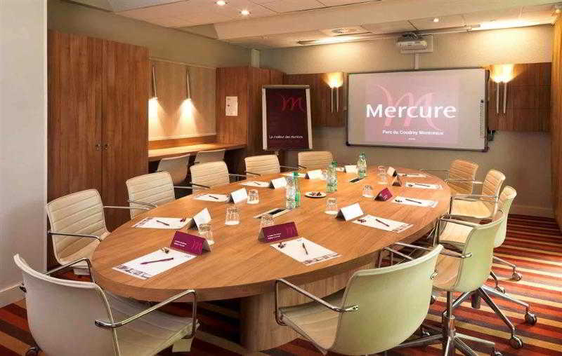 فندق Demeures De Campagne Parc Du Coudray – Mercure