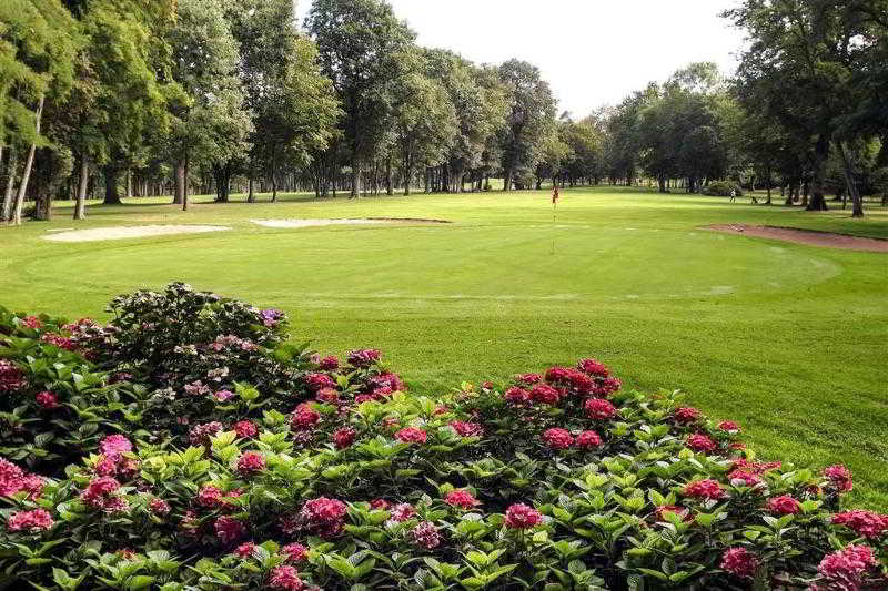 فندق Demeures De Campagne Parc Du Coudray – Mercure