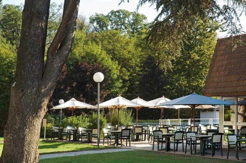 فندق Demeures De Campagne Parc Du Coudray – Mercure