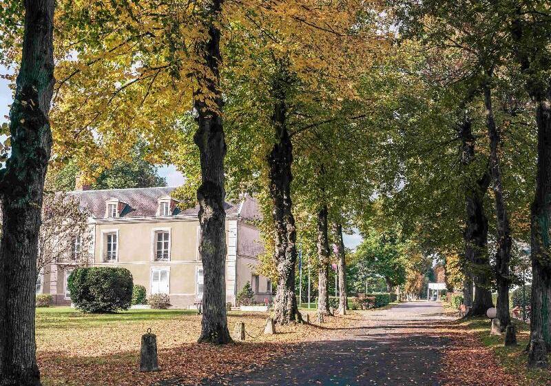 فندق Demeures De Campagne Parc Du Coudray – Mercure