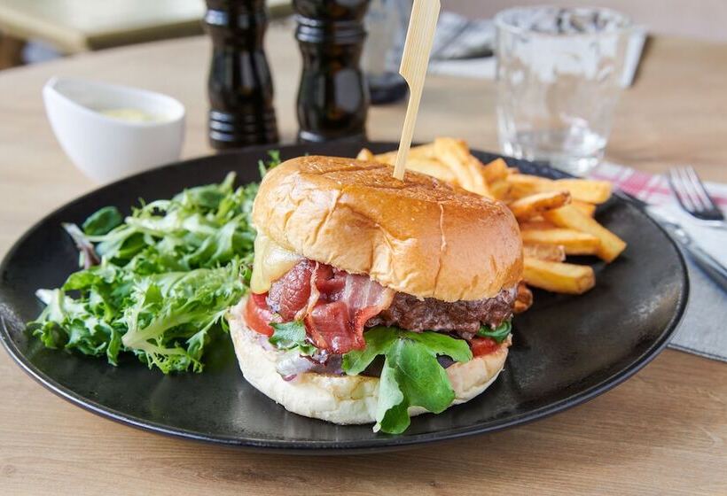 فندق Demeures De Campagne Parc Du Coudray – Mercure