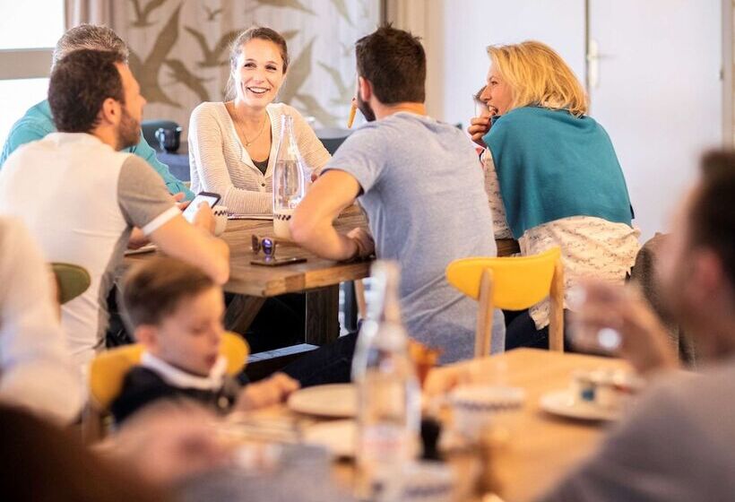 فندق Demeures De Campagne Parc Du Coudray – Mercure