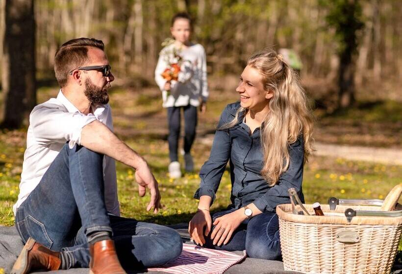 فندق Demeures De Campagne Parc Du Coudray – Mercure