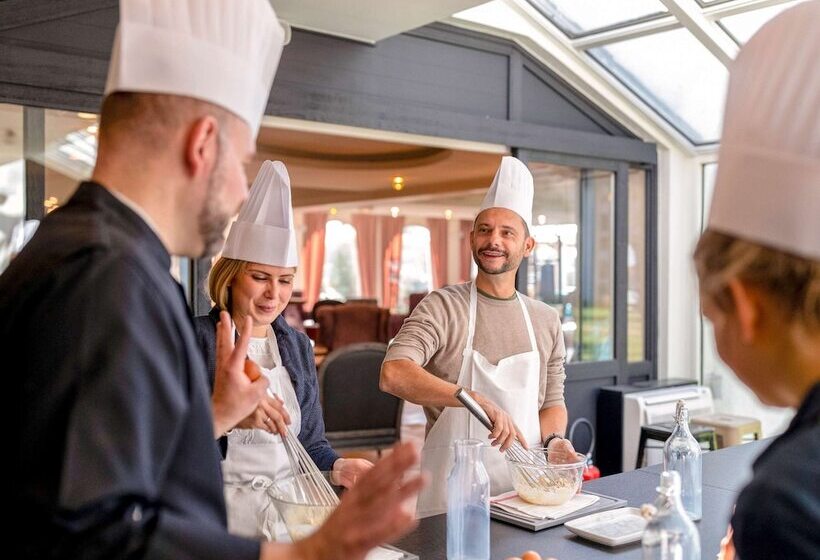 فندق Demeures De Campagne Parc Du Coudray – Mercure