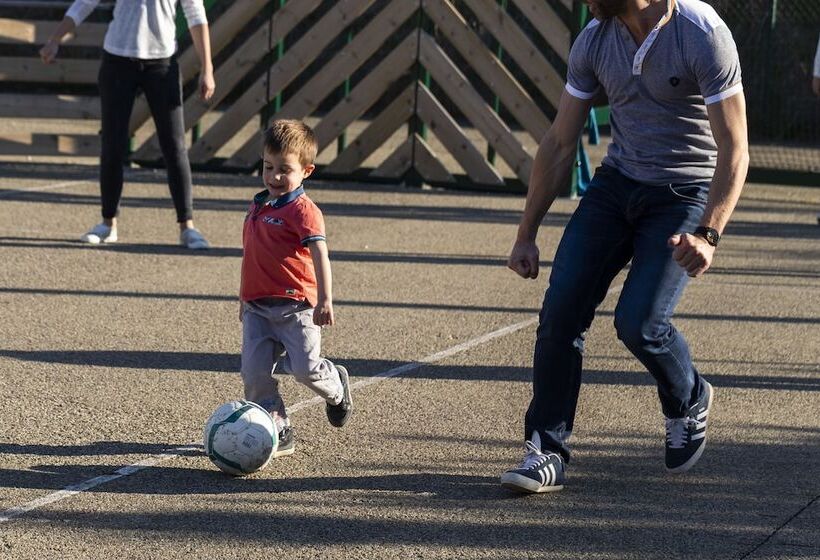 فندق Demeures De Campagne Parc Du Coudray – Mercure