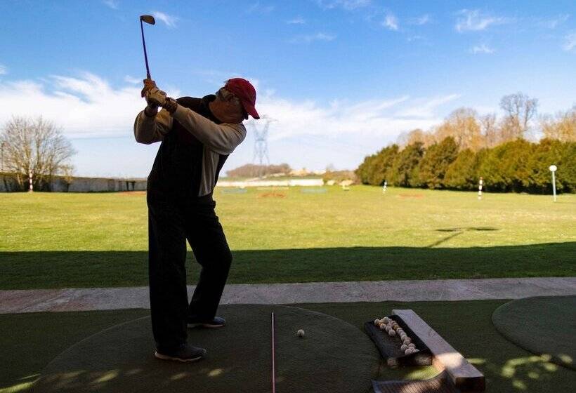 فندق Demeures De Campagne Parc Du Coudray – Mercure