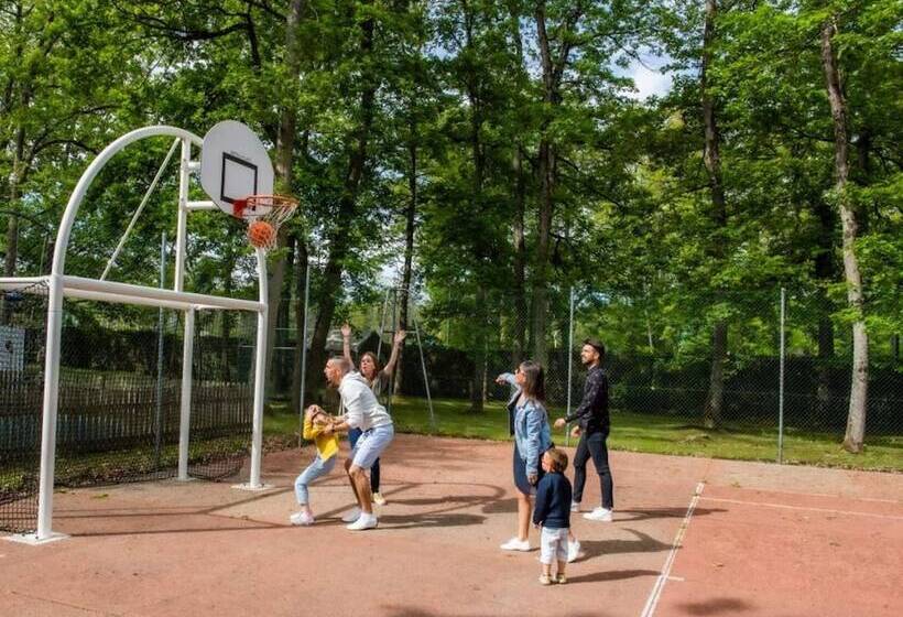 فندق Demeures De Campagne Parc Du Coudray – Mercure