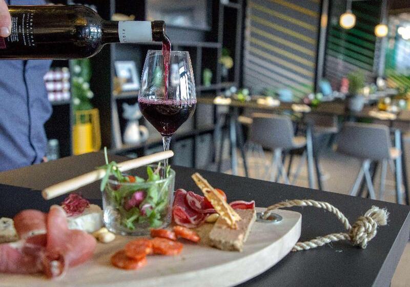 בית מלון כפרי Mercure Hyères Centre Côte D Azur