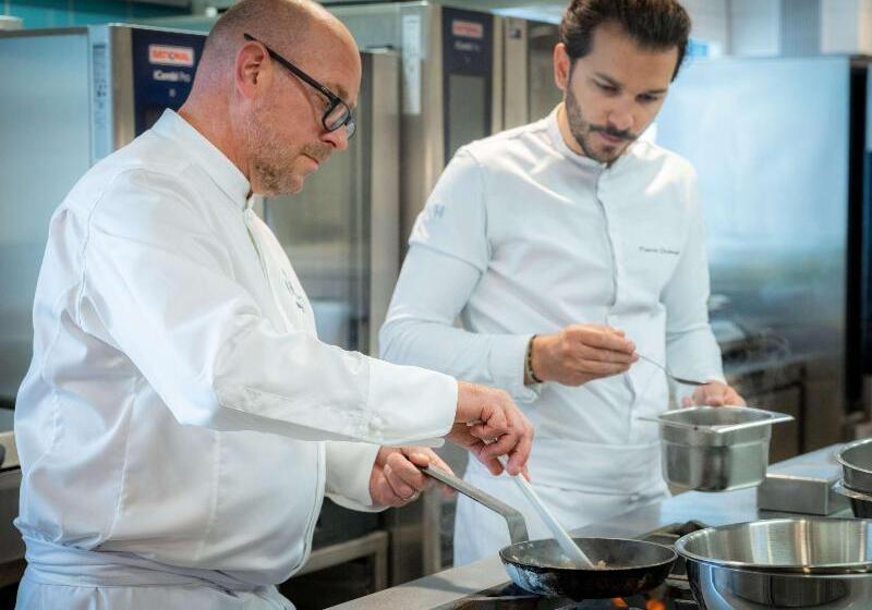 هتل Mercure La Rochelle Vieux Port