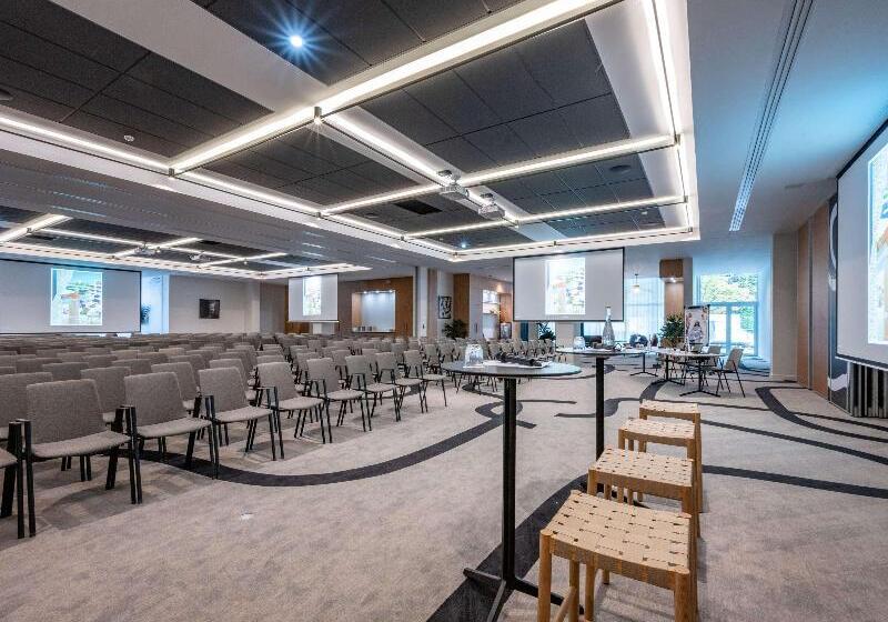 هتل Mercure La Rochelle Vieux Port