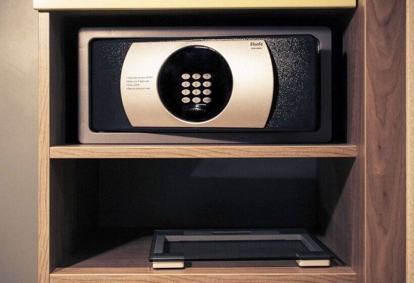 Отель Mercure Paris Val De Fontenay