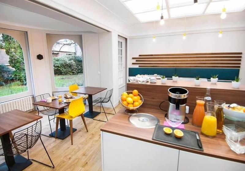 Отель Hôtel Métropole