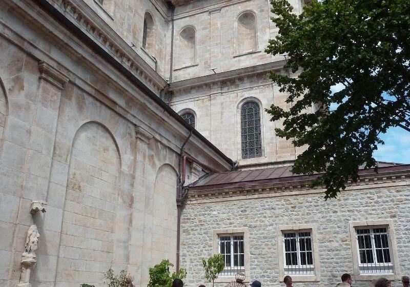 Отель Hôtel Métropole